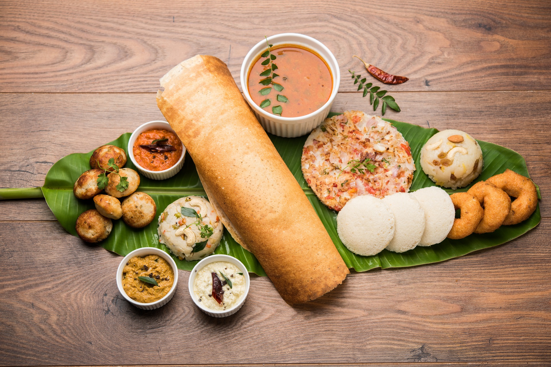 A picture of a sumptuous South Indian meal